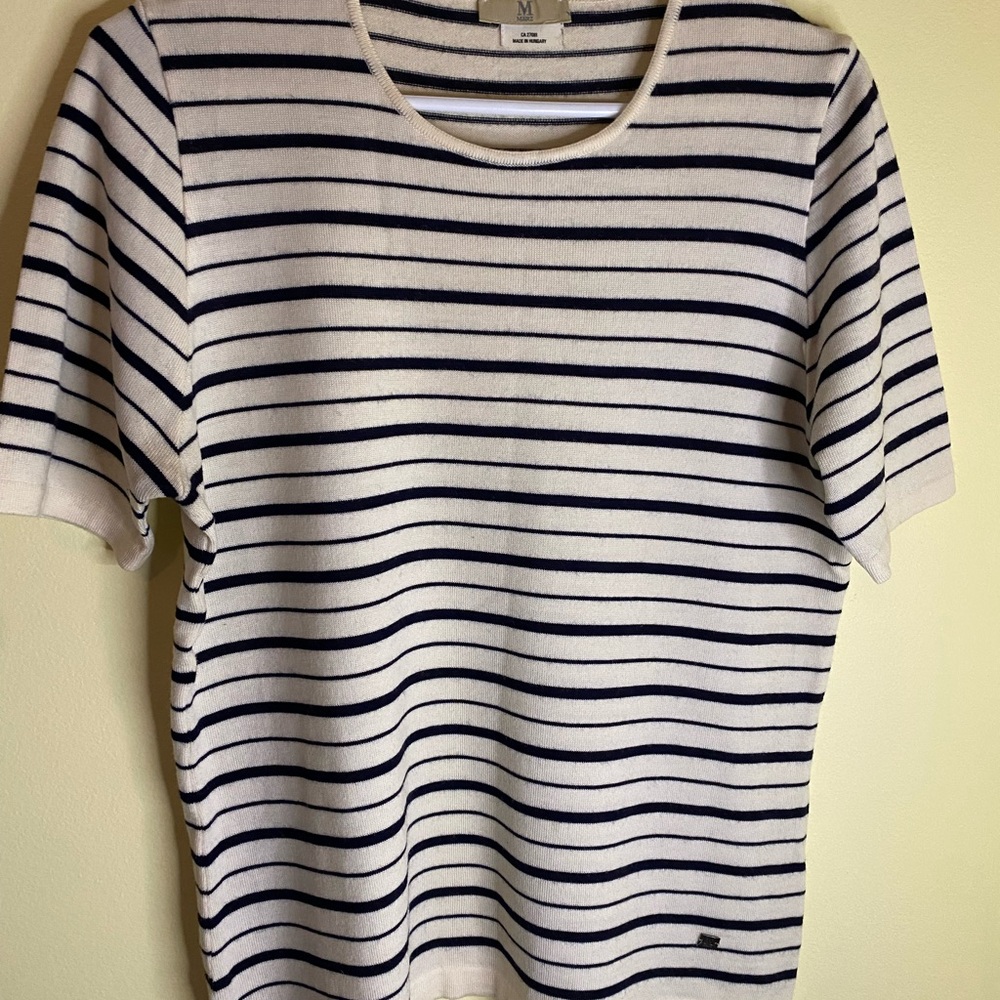 März, short sleeve sweater already been worn, very clean